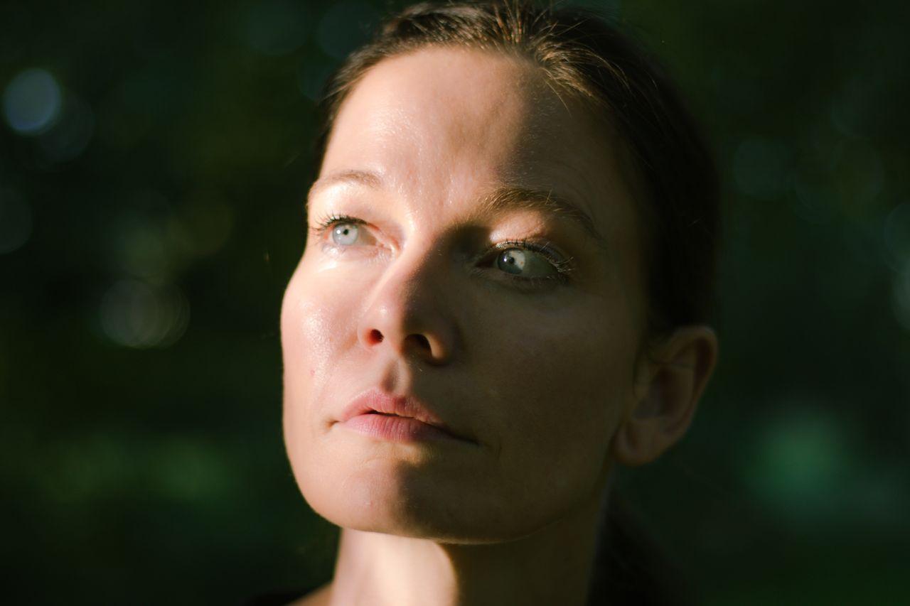 What Makes Wrinkle Retouching Look Natural Rather Than Artificial?